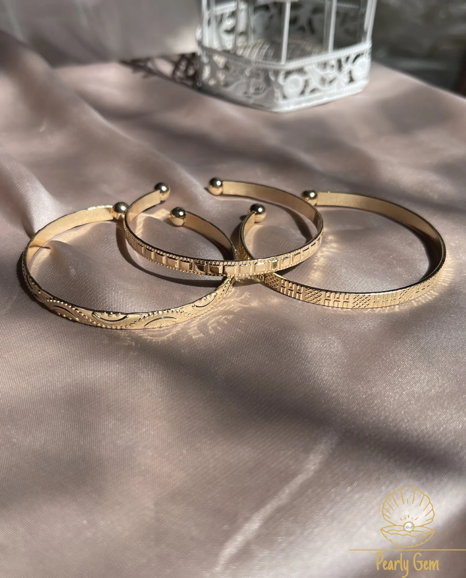 ✨ Set of 3 Small Vintage Style Open Cuff Bracelets – Elegant & Timeless Adjustable Bangles for Women ✨
