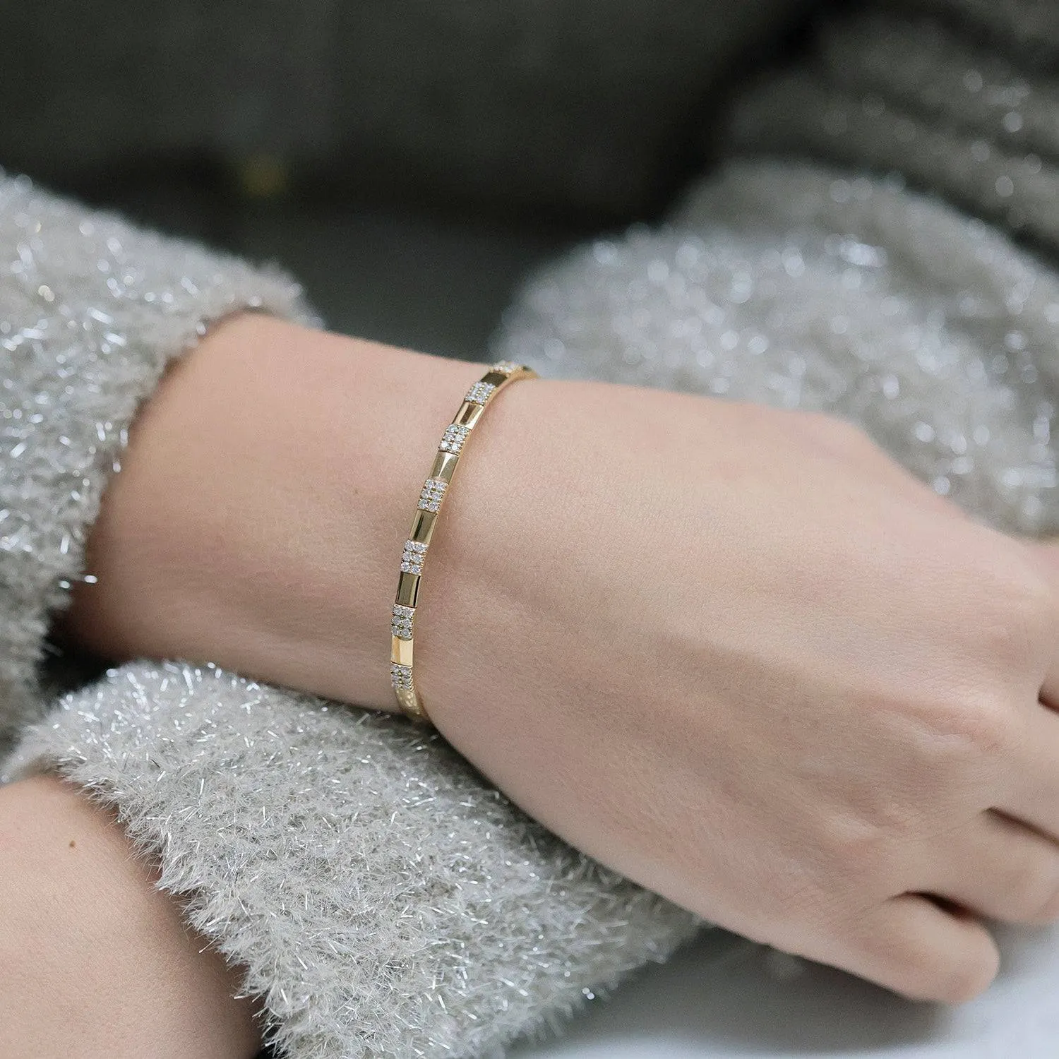 18ct Rose Gold Round Brilliant Cut Diamond Open Bangle