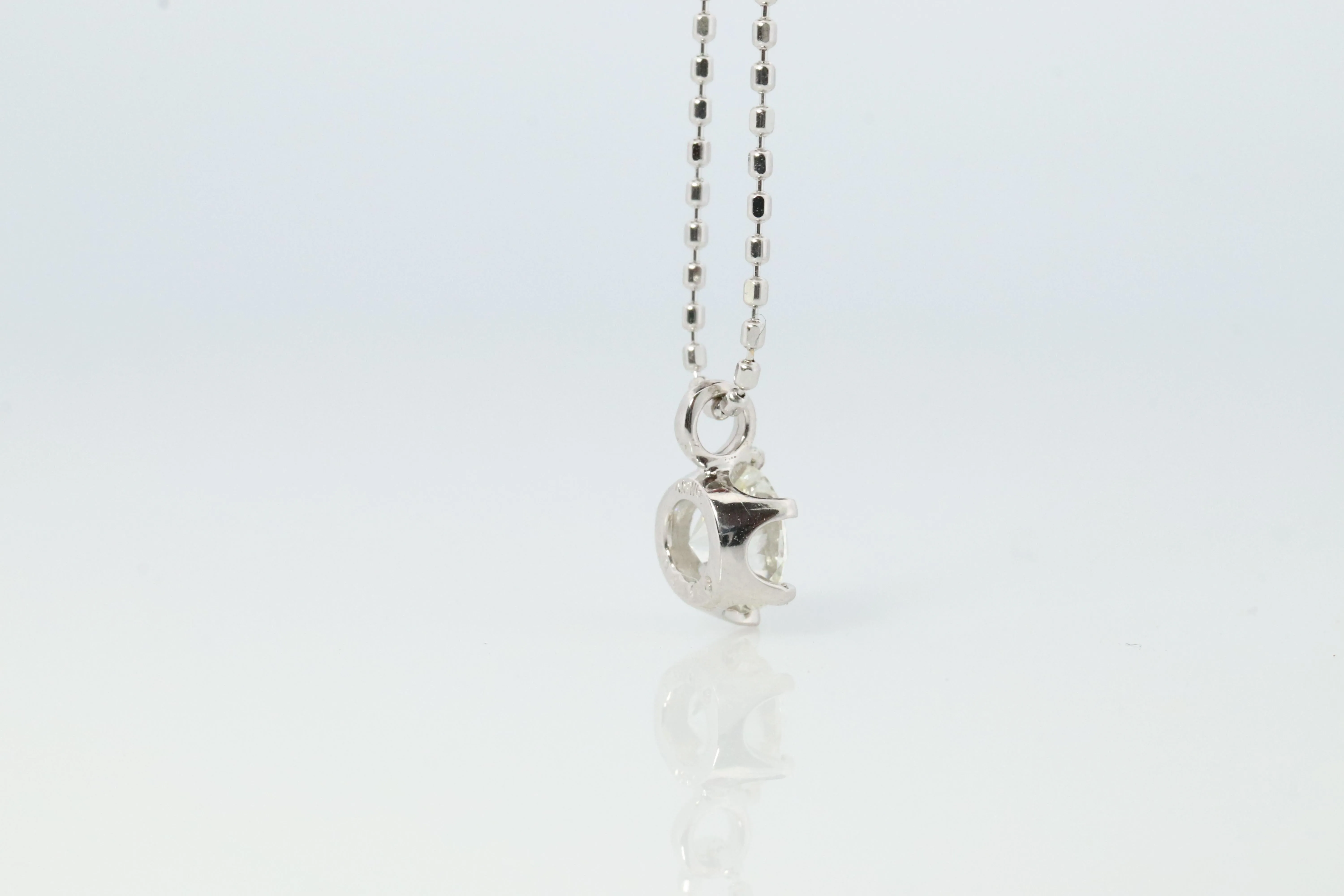 18k Diamond solitaire pendant. 18k White Gold Round diamond 0.40CT Necklace