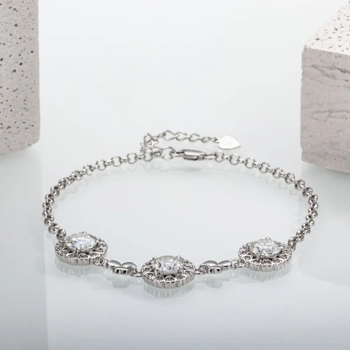 3.0CTTW D Color Moissanite  Clover Bracelet 18K  White Gold Plated Silver Adjustable Bracelets