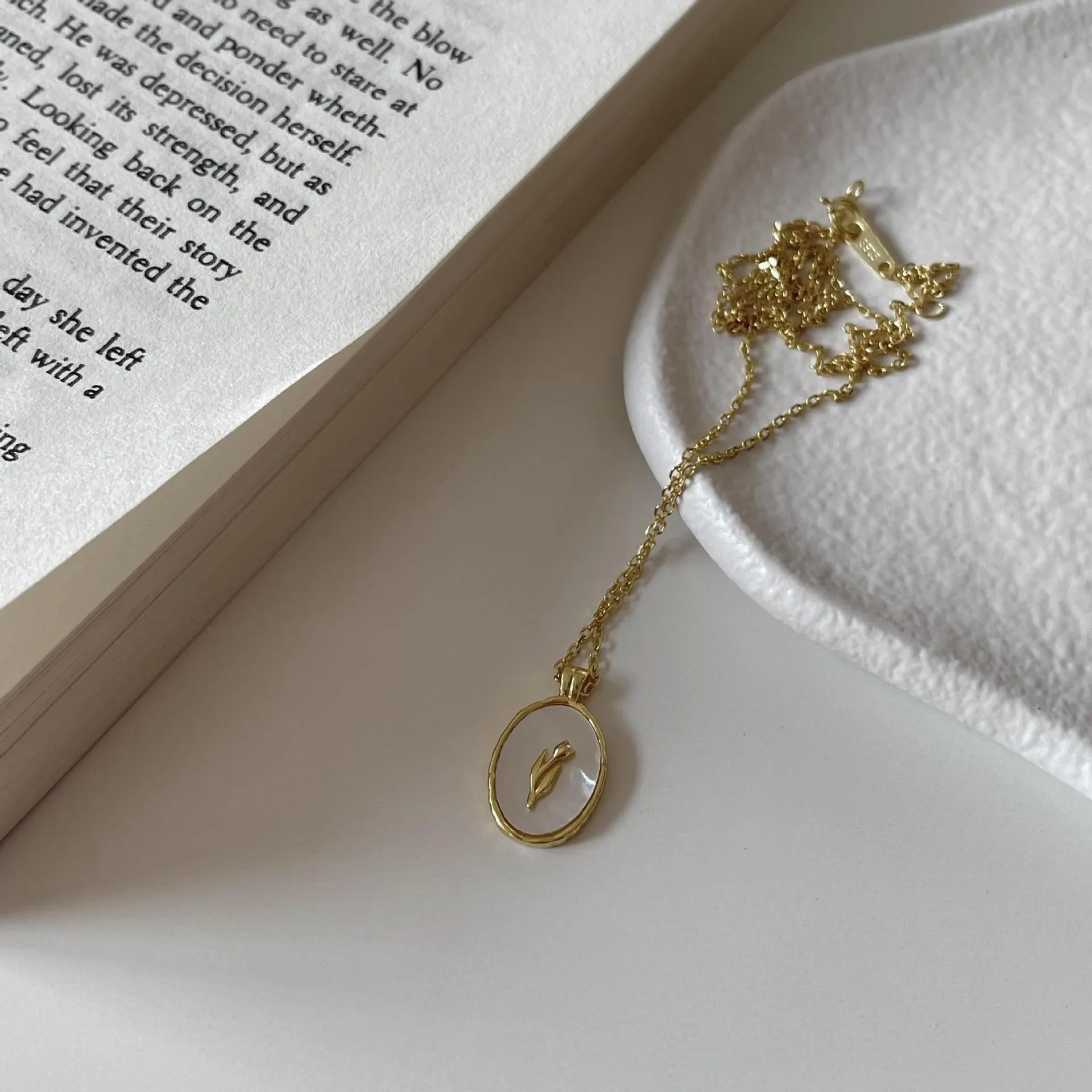 925 Sterling Silver Minimalist Tulip Geometric Silver Necklaces