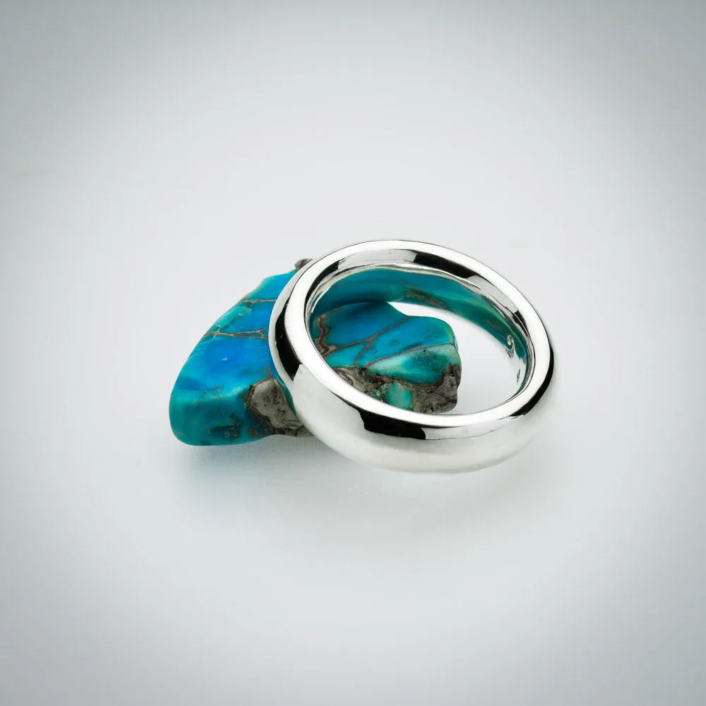 Bold and Beautiful: Artist-Created Fat Moon Ring with Smooth, Comfortable Design