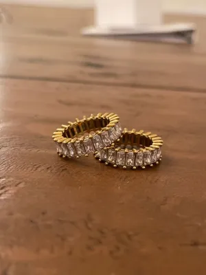 bold cz set ring single