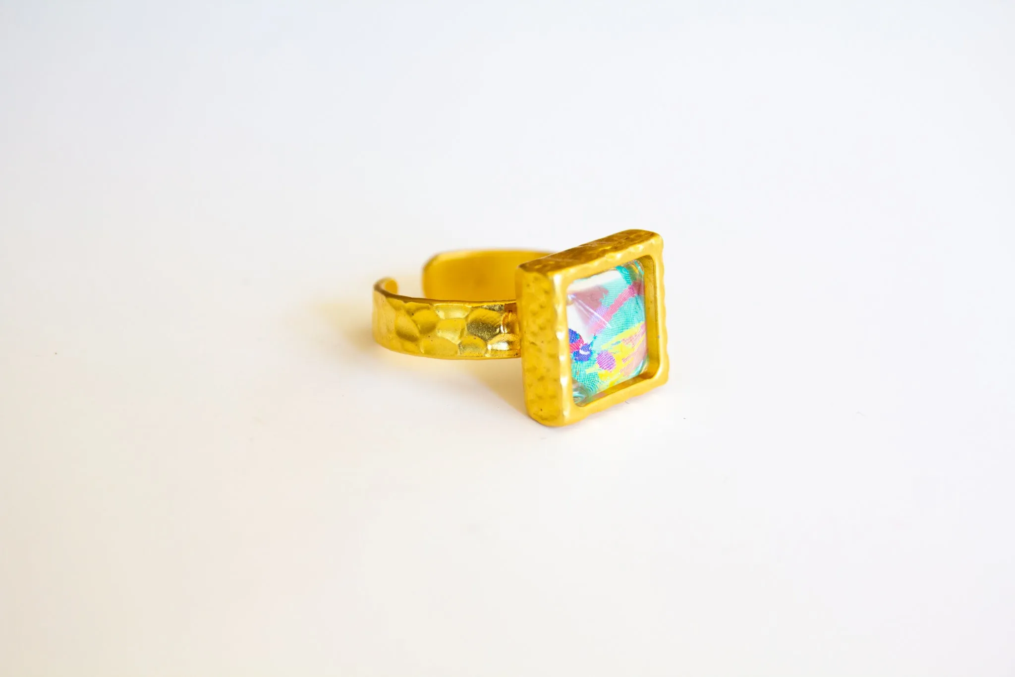 BOLD GOLD SQUARE RING
