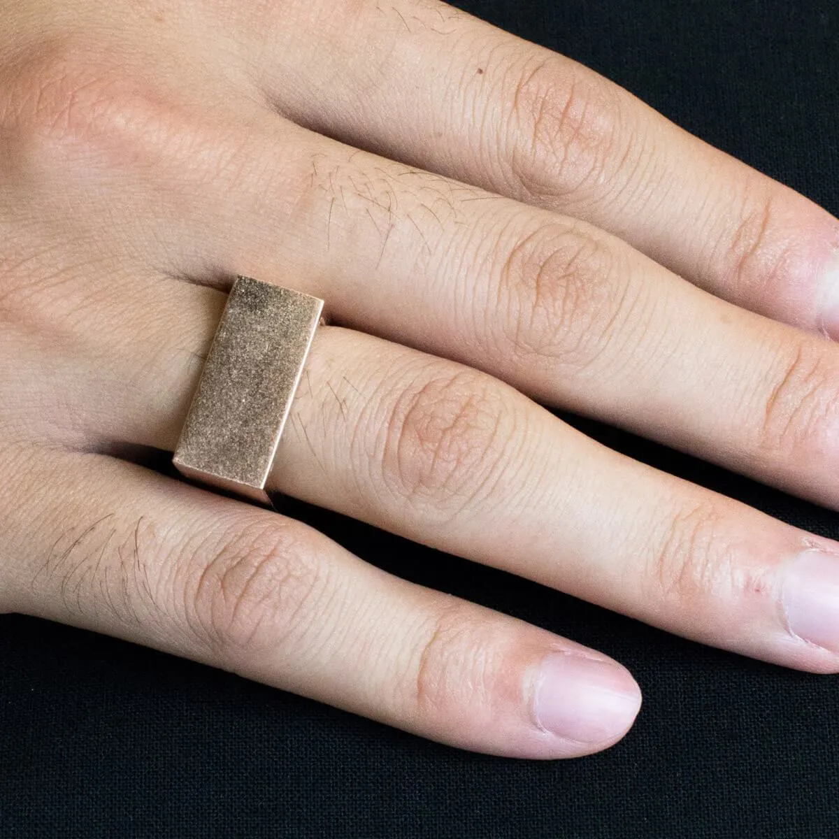 C 230 - Bold Square Ring