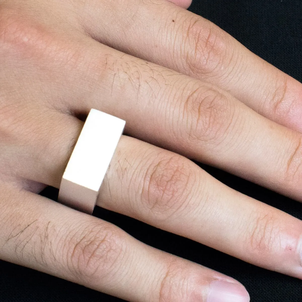 C 230 - Bold Square Ring
