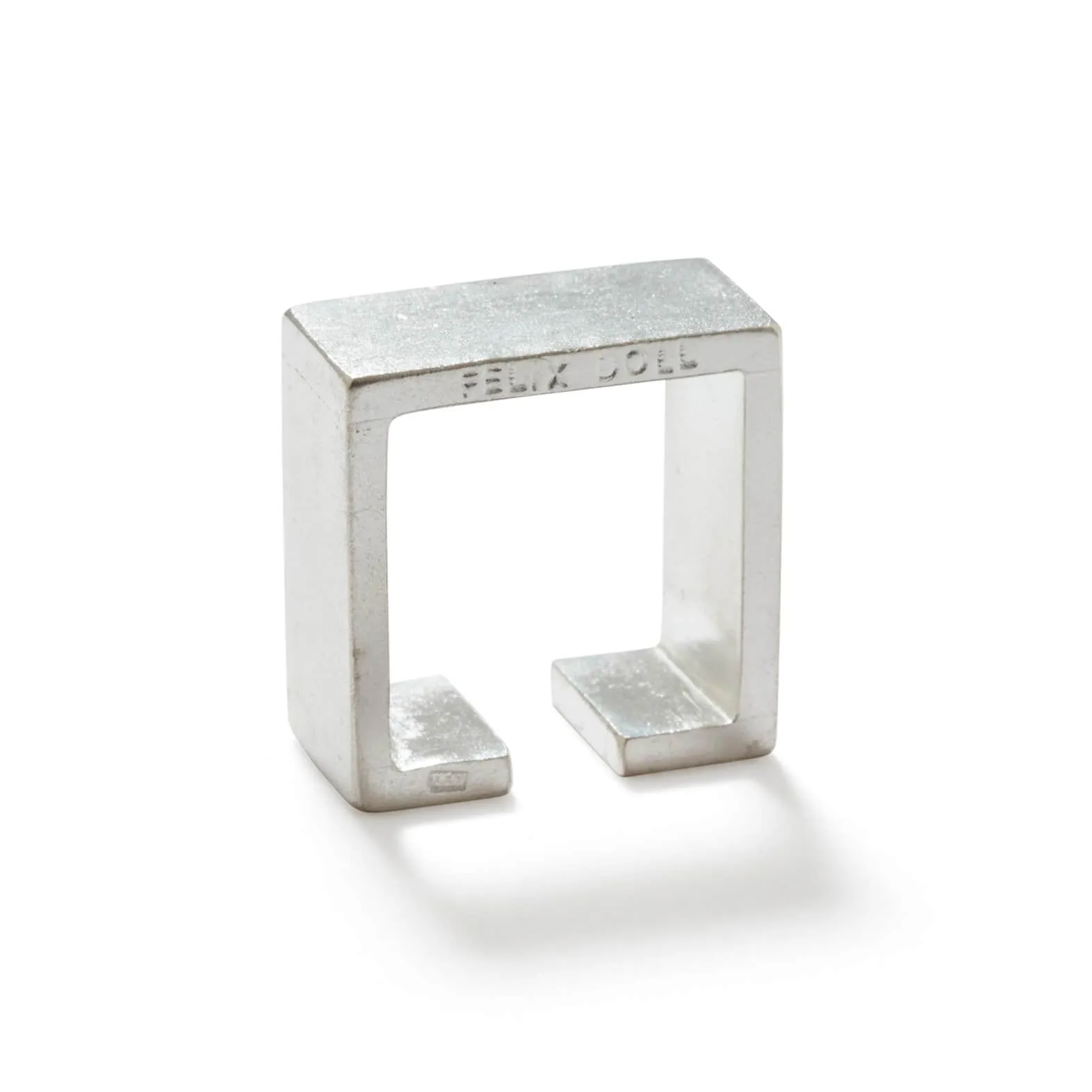 C 230 - Bold Square Ring