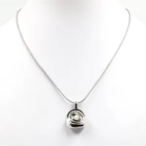 Contemporary pearl pendant on snake chain