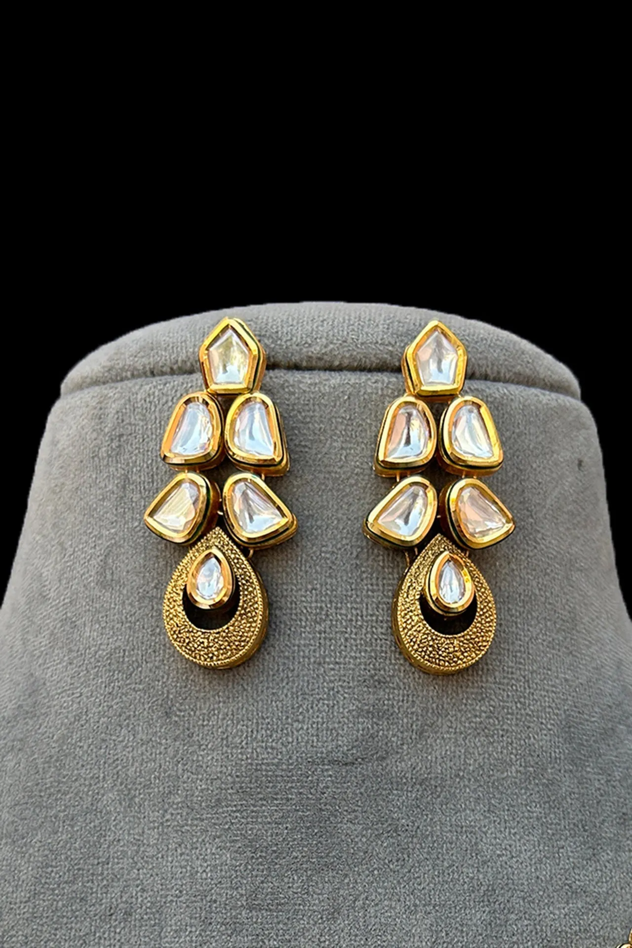 Designer Gold Plated Royal Kundan Necklace with Earrings (D817)