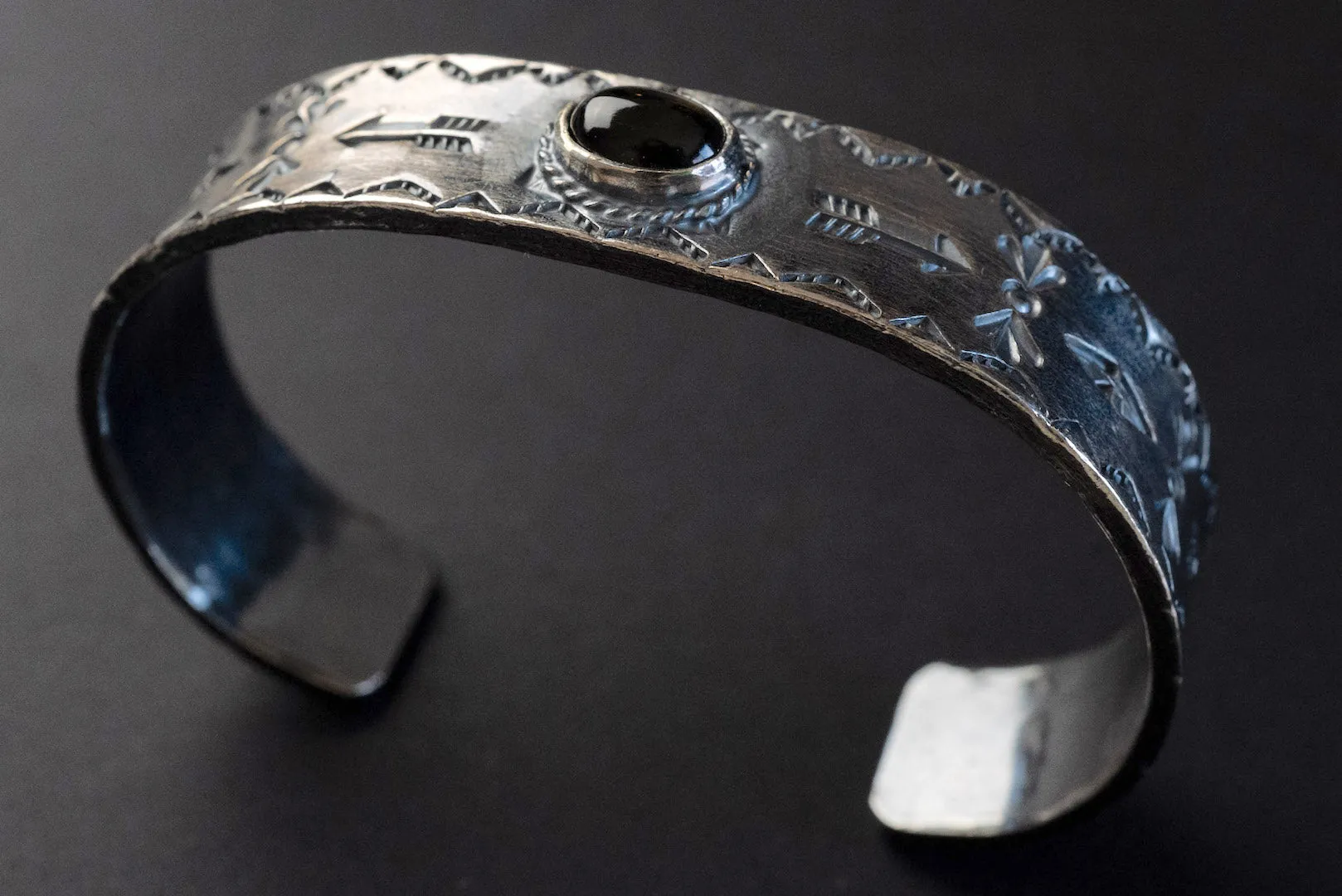 First Arrow's "Arrow Stamp" Bangle With "Soulo" Stone (BR-312)