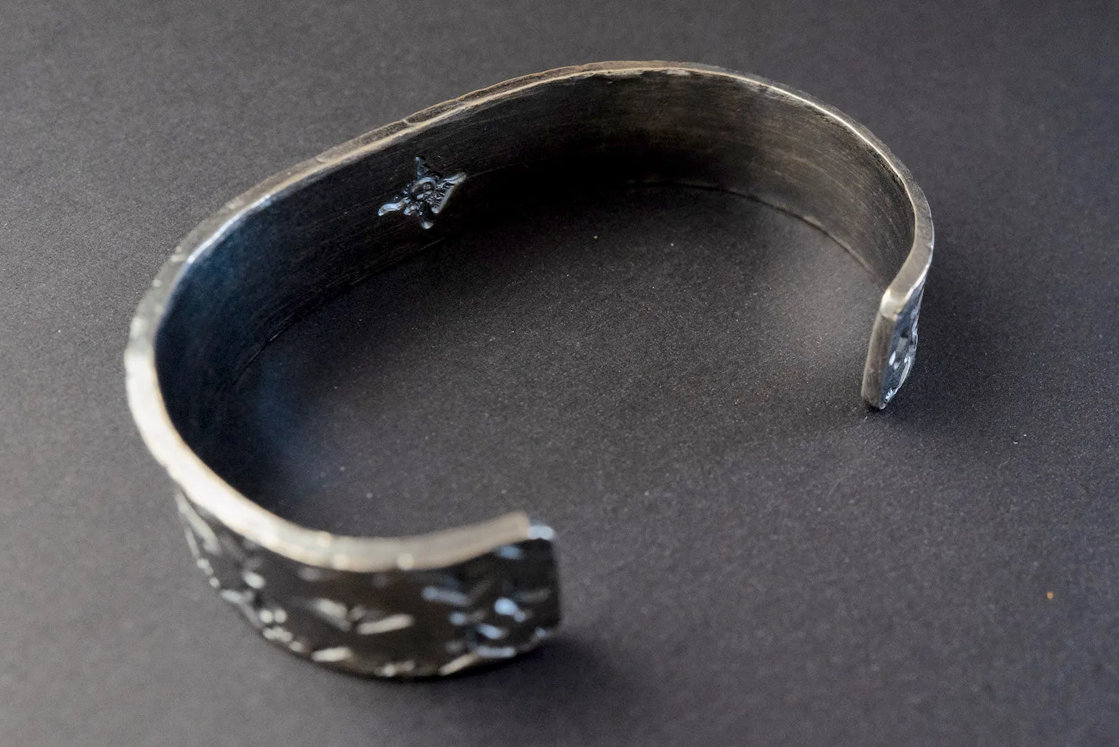 First Arrow's "Arrow Stamp" Bangle With "Soulo" Stone (BR-312)