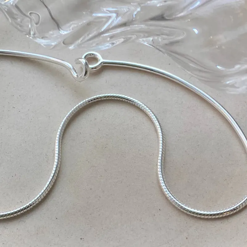 Hook Minimalist Choker