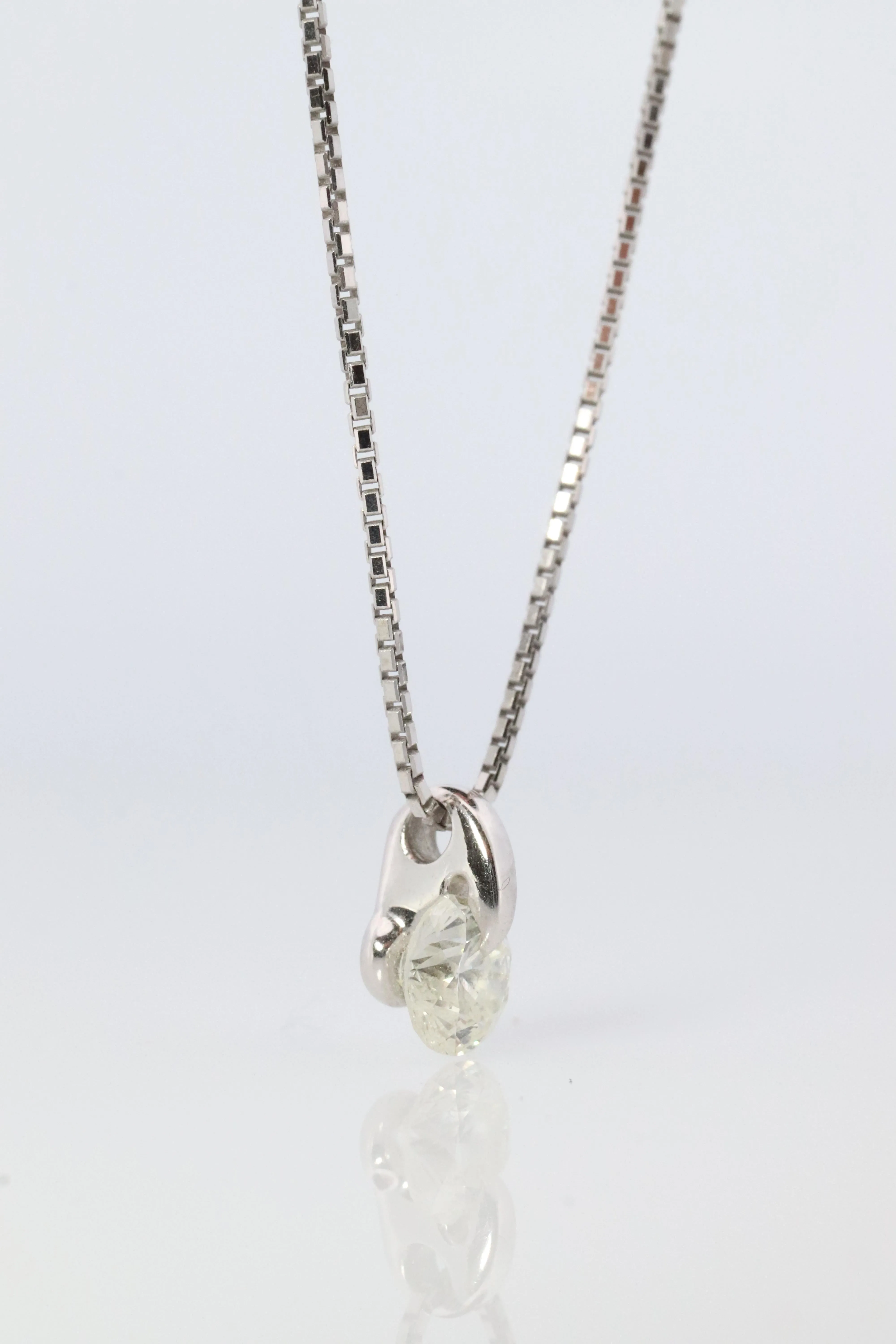Large Diamond solitaire pendant. Platinum Pt900 Round diamond 0.59CT Necklace