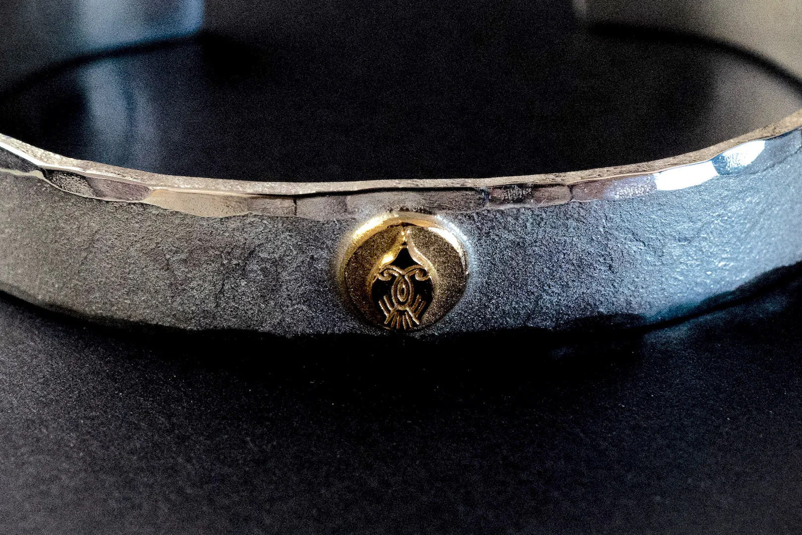 Legend 11mm "Lakeside" Bangle With 22K Gold Emblem (B-17)