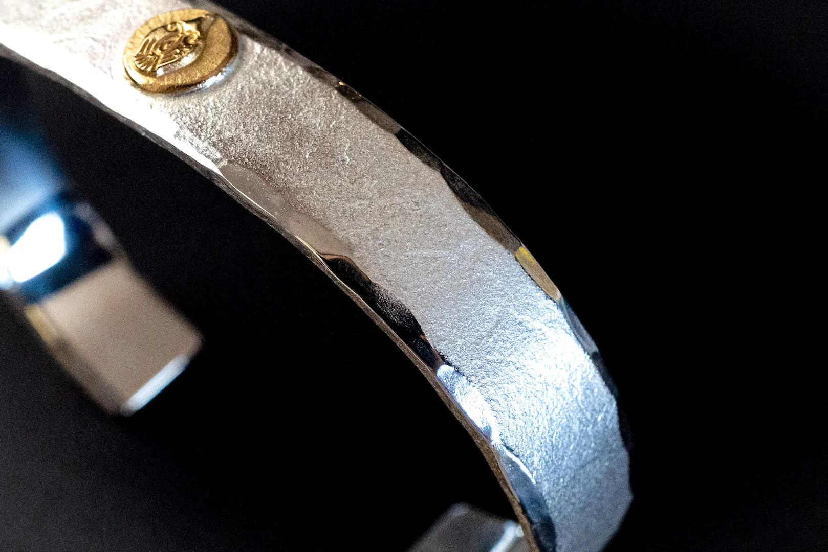 Legend 11mm "Lakeside" Bangle With 22K Gold Emblem (B-17)