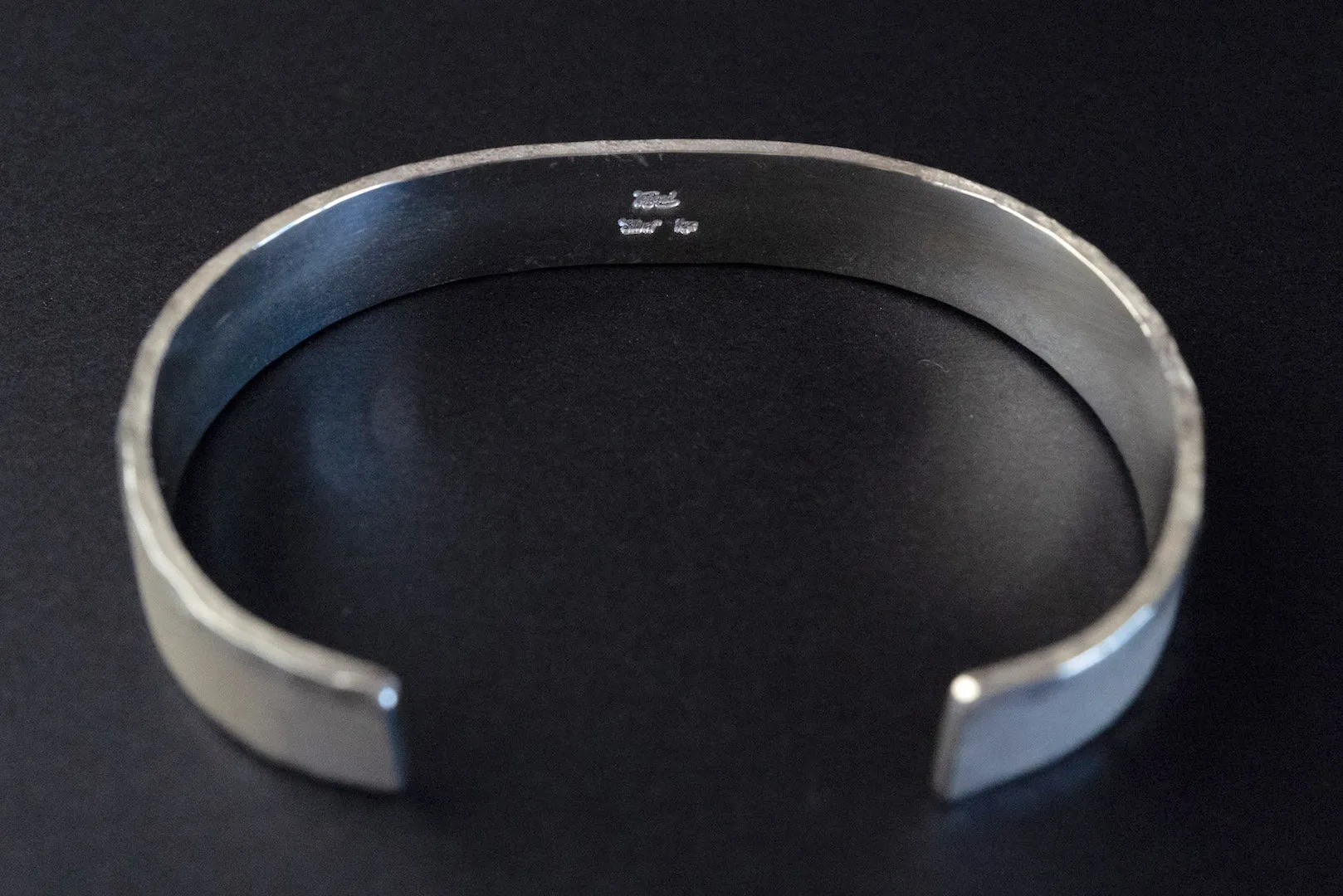 Legend 11mm "Lakeside" Bangle With 22K Gold Emblem (B-17)