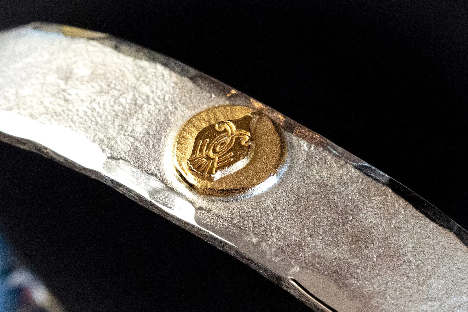 Legend 11mm "Lakeside" Bangle With 22K Gold Emblem (B-17)