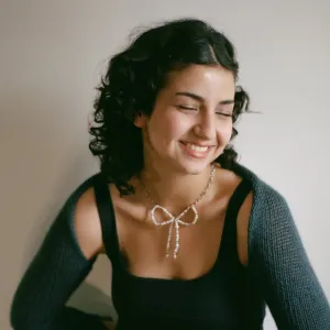LILOU Gems Pearl Bow Necklace (Gold or Silver)