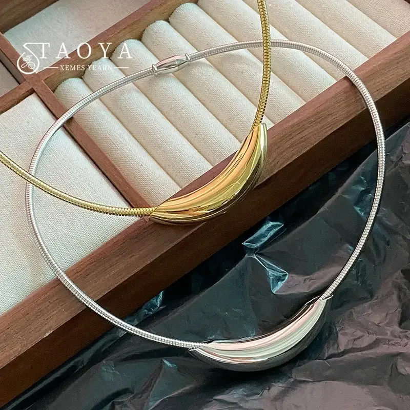 Minimalist Gold Herringbone Chain Necklace
