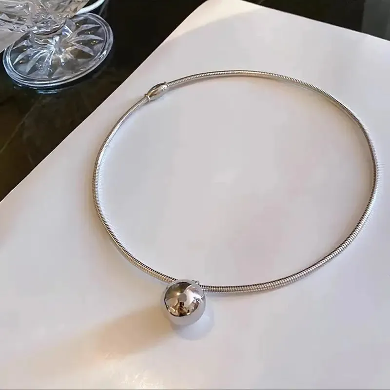 Minimalist Gold Herringbone Chain Necklace