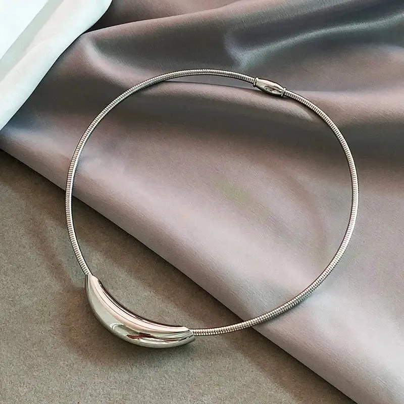 Minimalist Gold Herringbone Chain Necklace