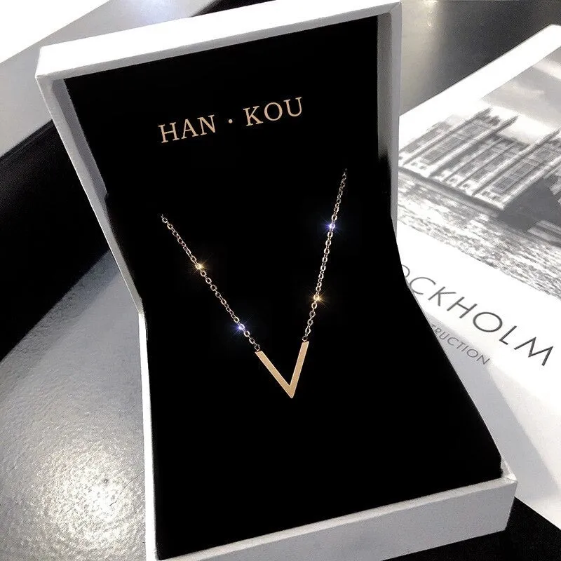 Minimalist V-Shaped Geometric Clavicle Chain Pendant Necklaces