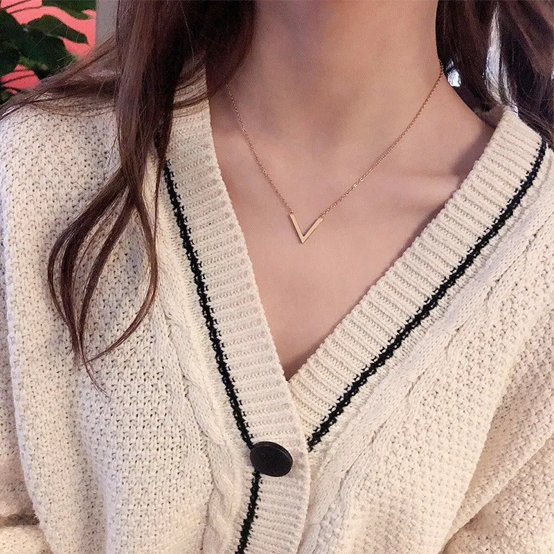 Minimalist V-Shaped Geometric Clavicle Chain Pendant Necklaces