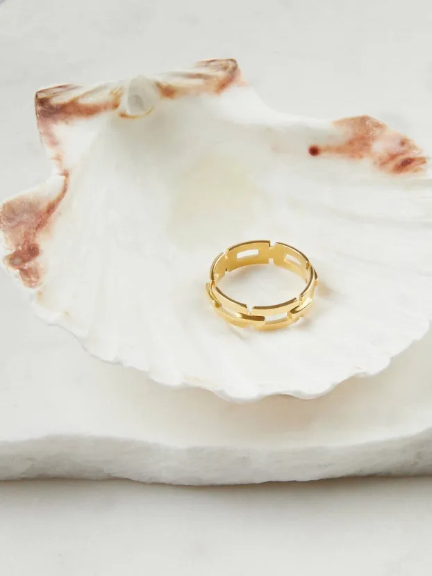 Muse Ring - Yellow Gold
