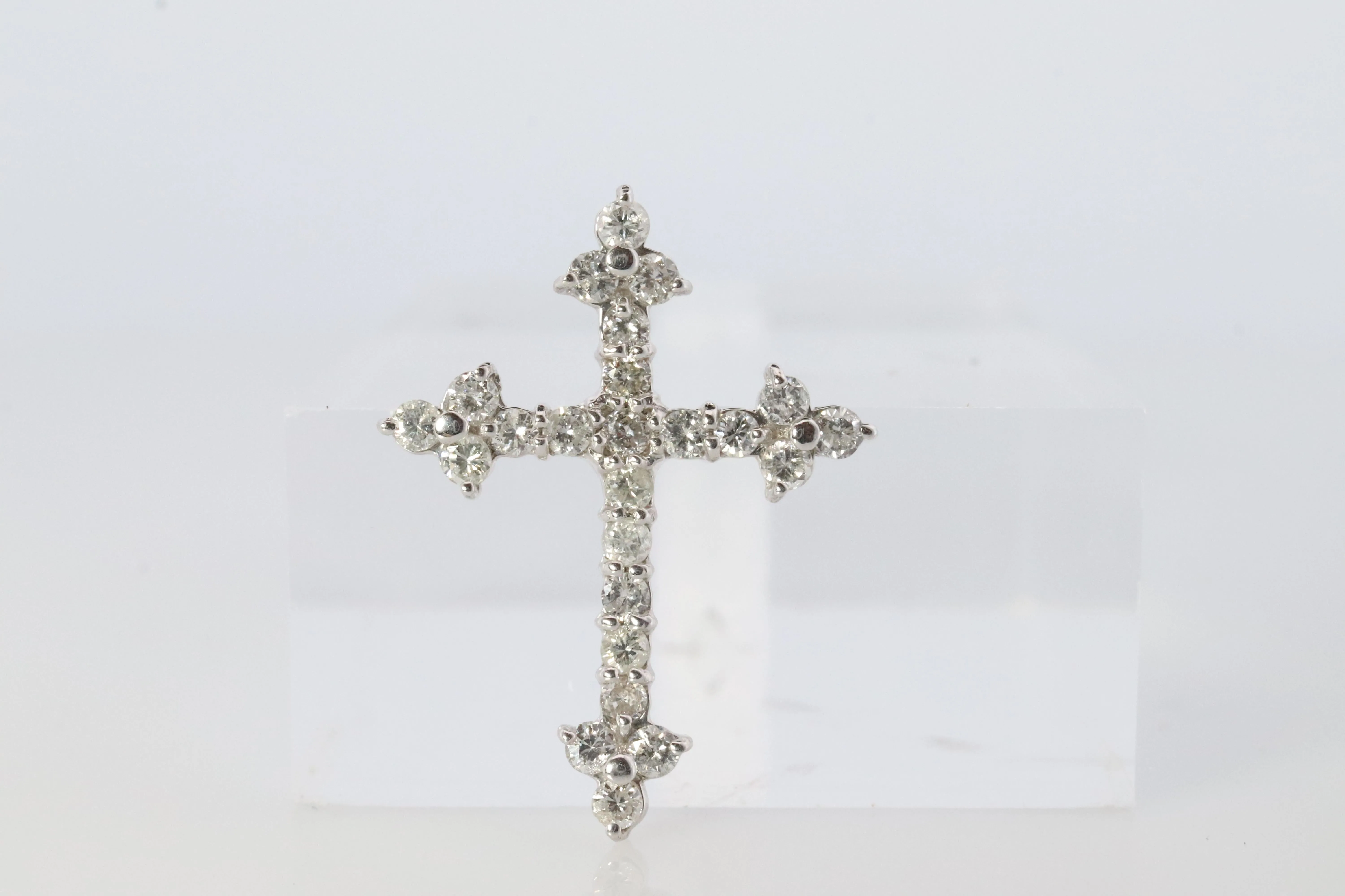Platinum Diamond Cross Pendant. PT900 0.5ct Diamond Crucifix Pendant.