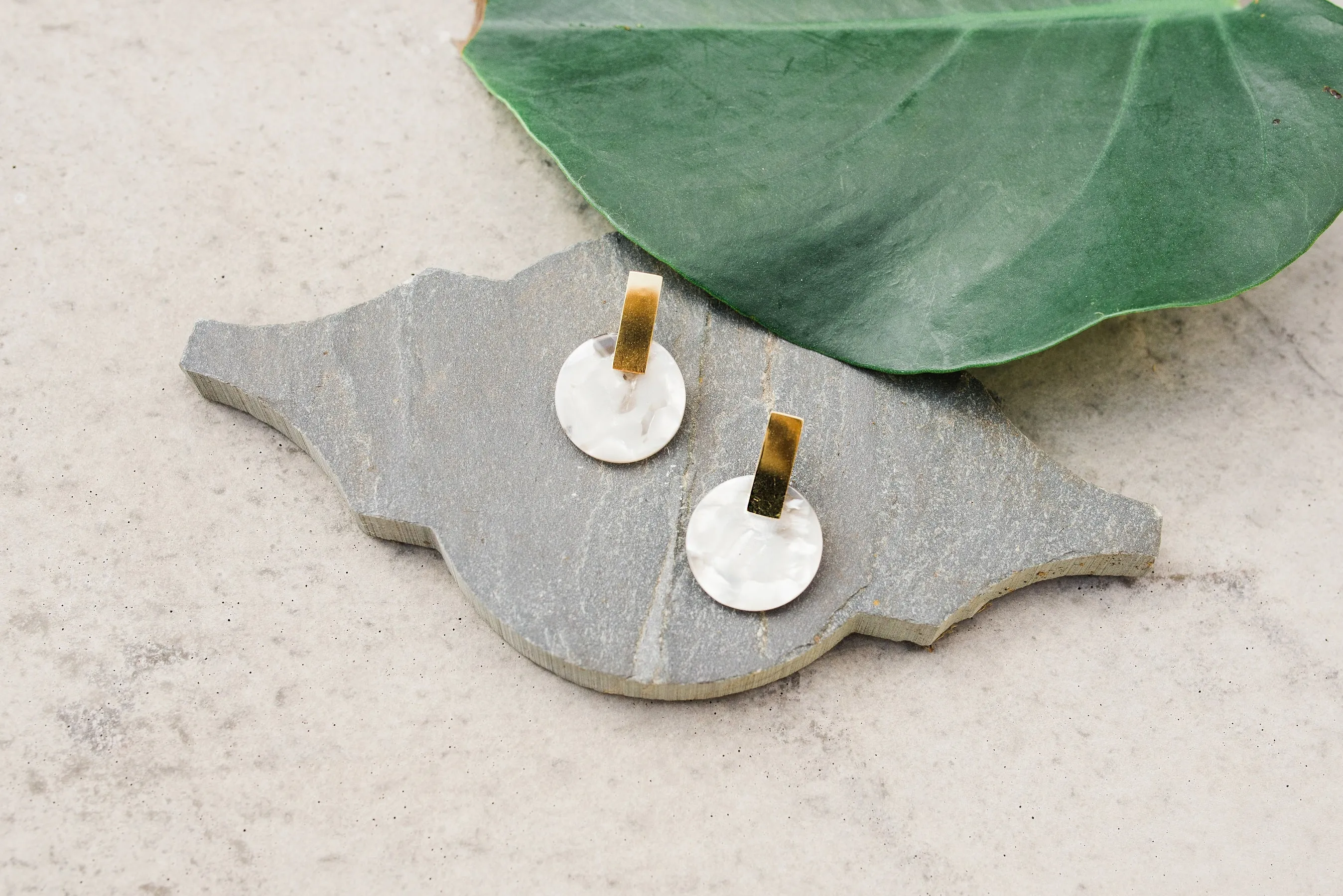 Round Stone Shape Earrings