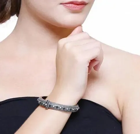 Silver Oxidised Pearl Green Bangle
