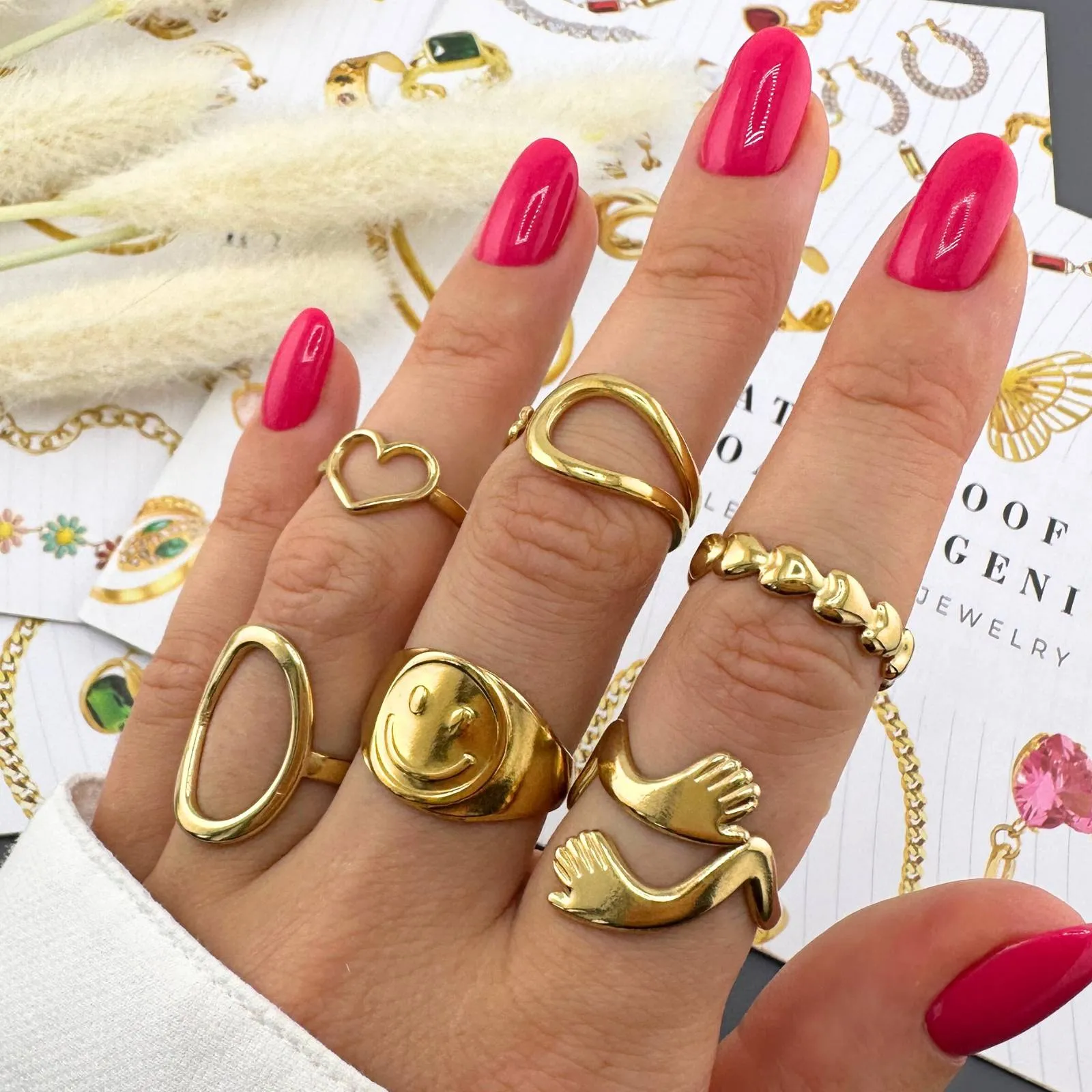 Smiley Face Signet Ring – 18K Gold-Plated, Adjustable & Hypoallergenic