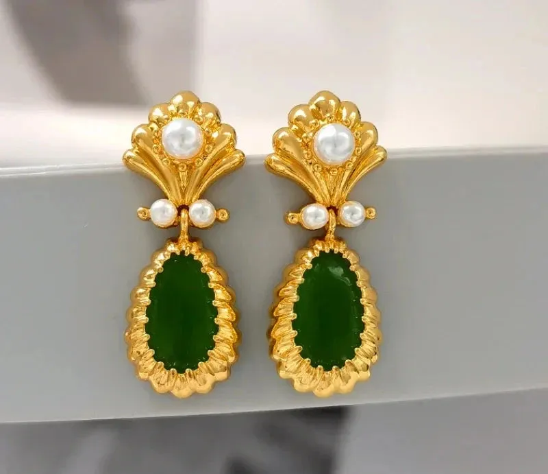 VAIGE Elegant Green Pearl Teardrop Earrings - Vintage Charm Ear Accessories