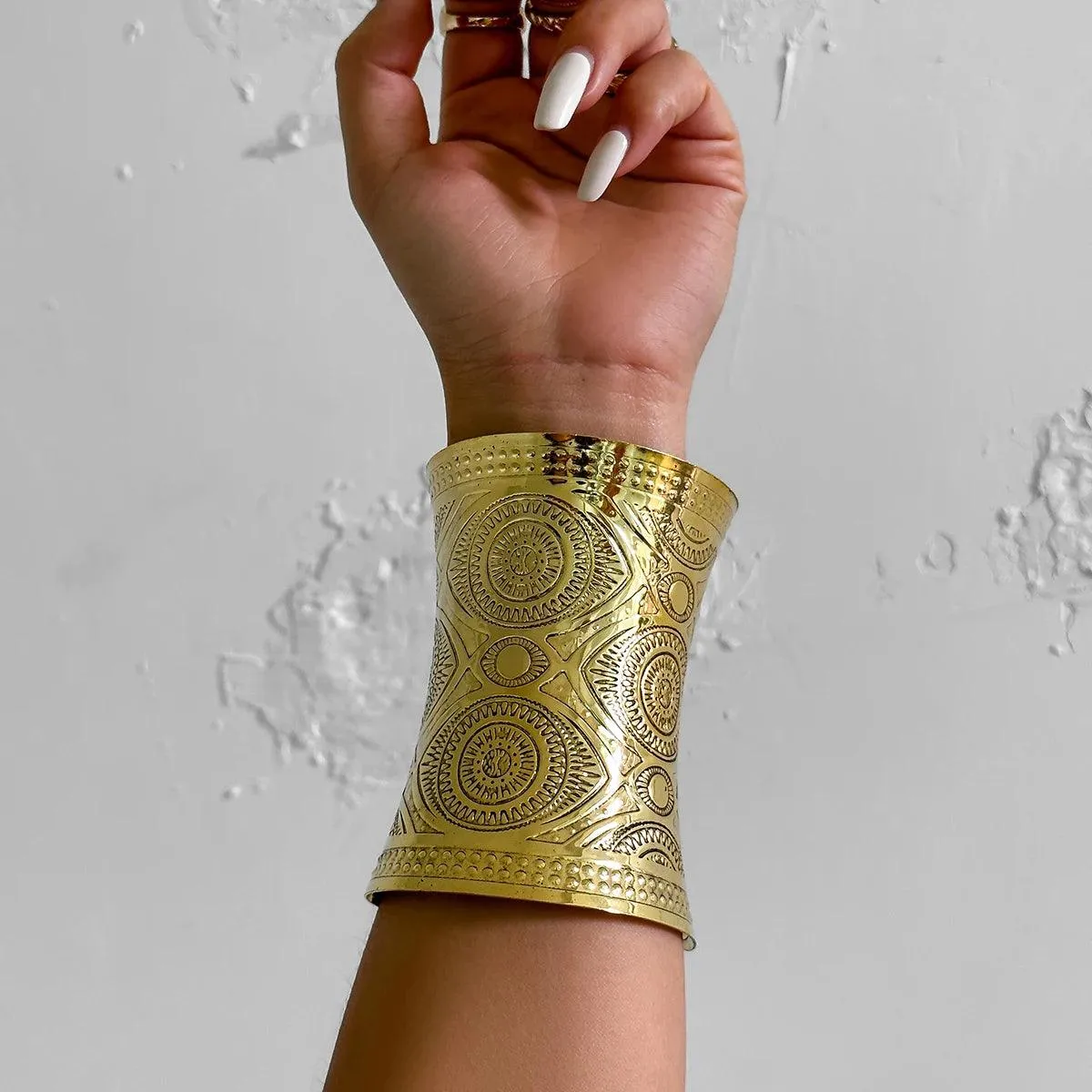 Vintage Elegant Open Ajustable Carved Cuff Bracelets Bangles for Women - Metal Wide Bracelets Indian Style Jewellery Gift